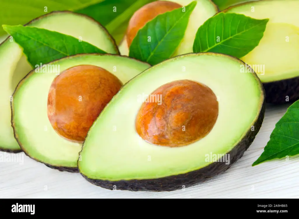 Potongan daging alpukat dari dekat